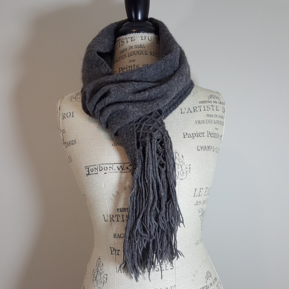 Pistil wool acrylic blend grey scarf